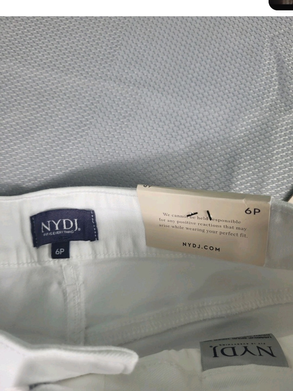 Nydj  Womens  size 6P Petite  Shorts optic white bermuda cuffed Stretch NWT 04 - Picture 5 of 10